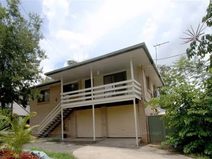 Cosy two storey family home!!