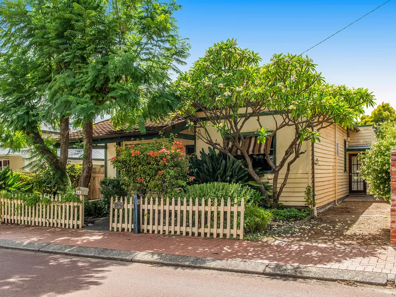 C1940 Traditional Character  ** UNDER CONTRACT BY HEIDI AT FIRST HOME OPEN **