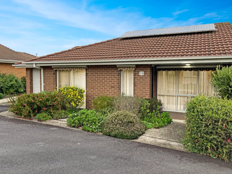 Beautifully refurbished Two Bedroom Unit - Embrace modern living