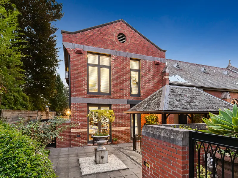 Boutique Mews Courtyard Residence