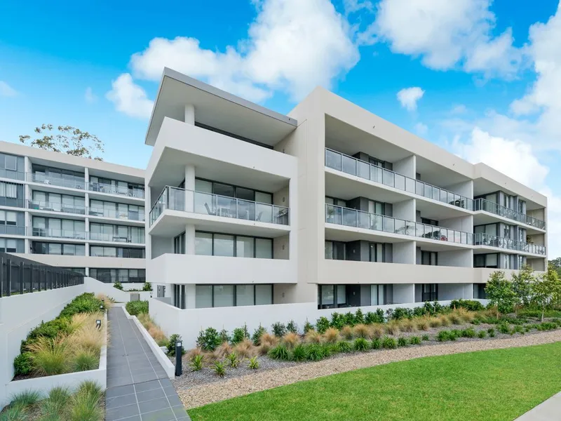 CONVENIENTLY LOCATED LARGE 2 BEDROOM + STUDY