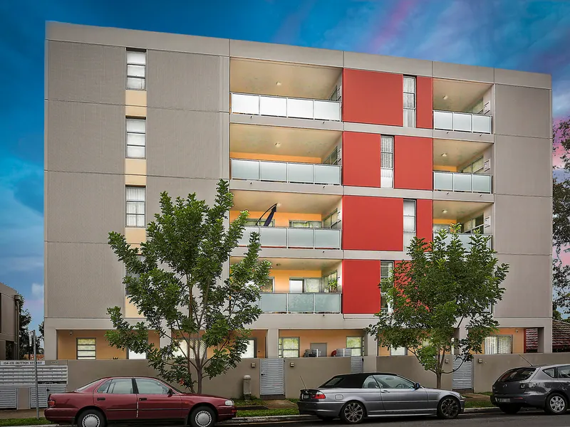 Stunning contemporary apartment in the perfect location