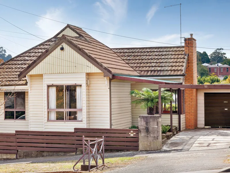 Central renovator within walking distance to train station