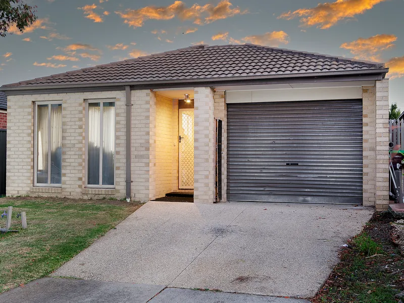 Gorgeous Family home in the Beautiful Hunt Club Estate