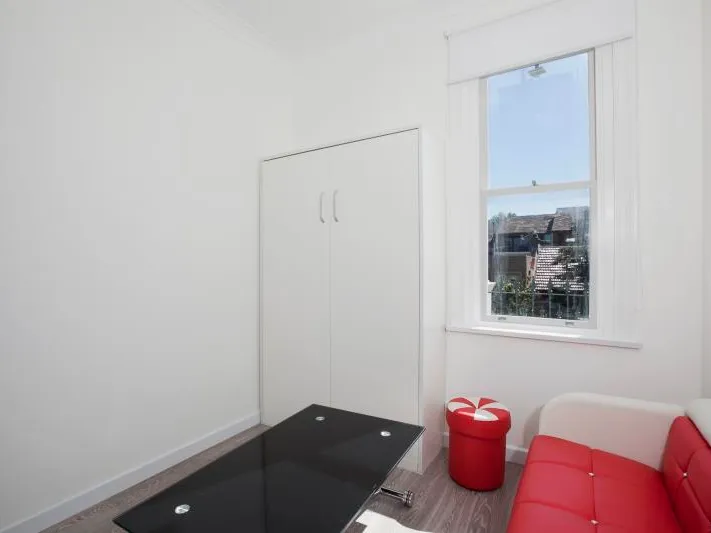 Single furnished room self contained
