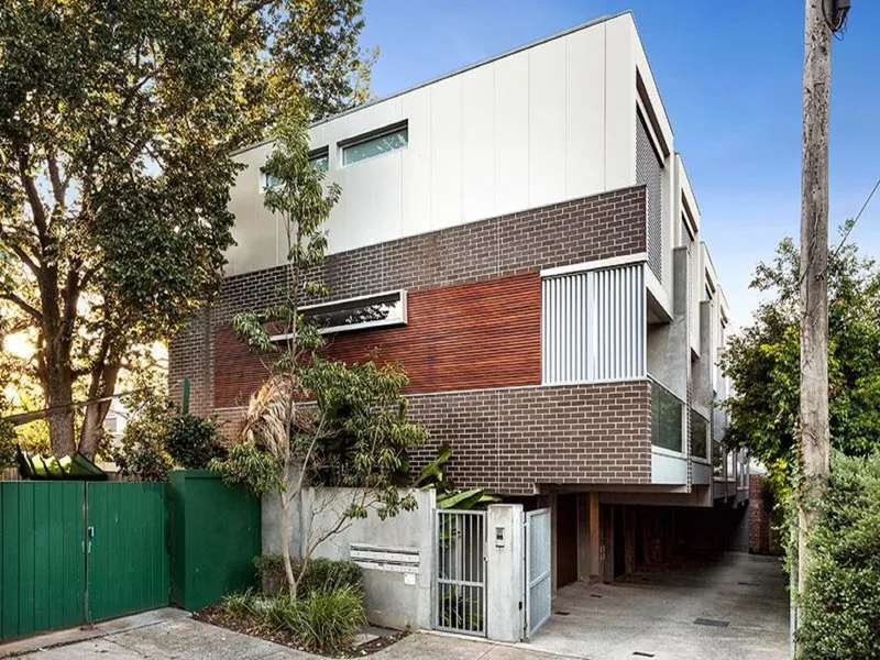 Tranquil Townhouse in Quiet Cul-De-Sac