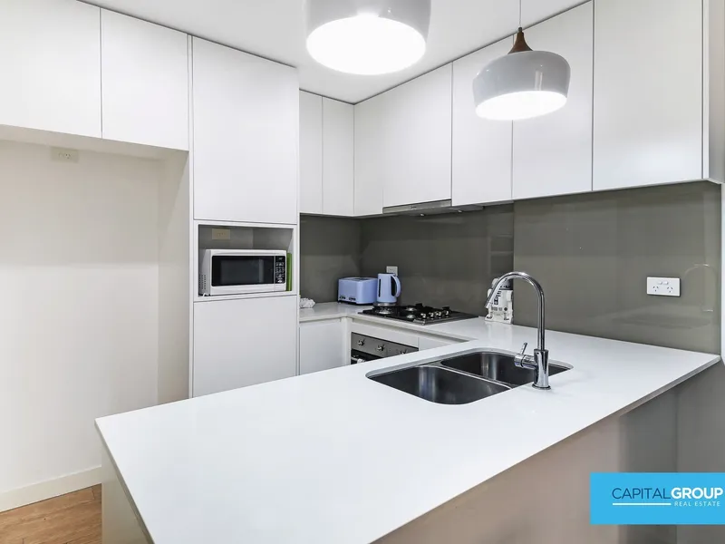 SPACIOUS MODERN APARTMENT