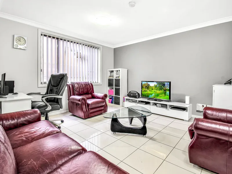 Fabulous light filled apartment, perfectly located