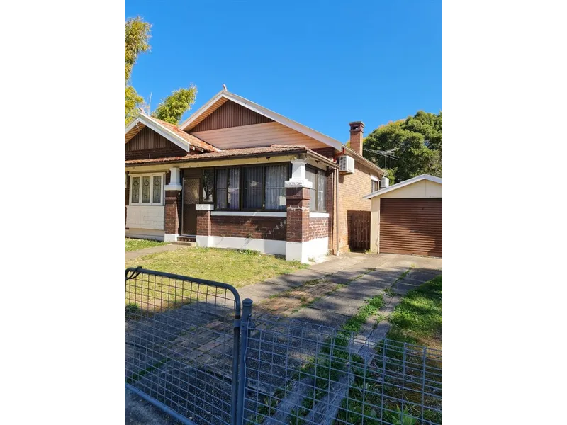 LOVELY HOME IN A GREAT LOCATION