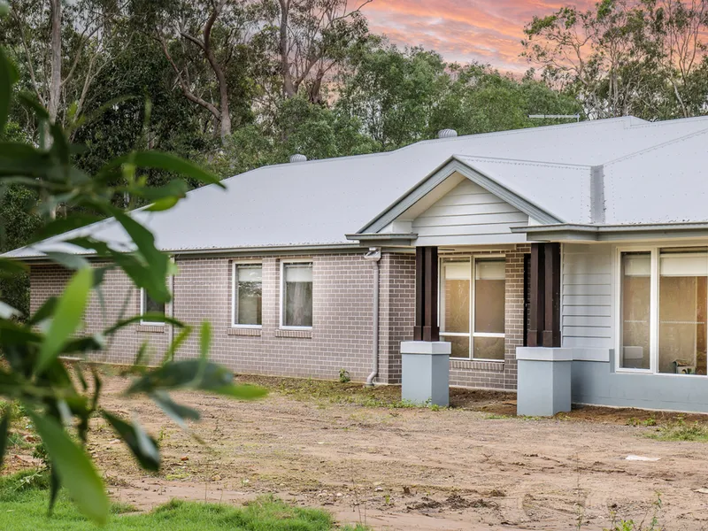 Dual living on 5.4 acres in beautiful Tamborine Village.