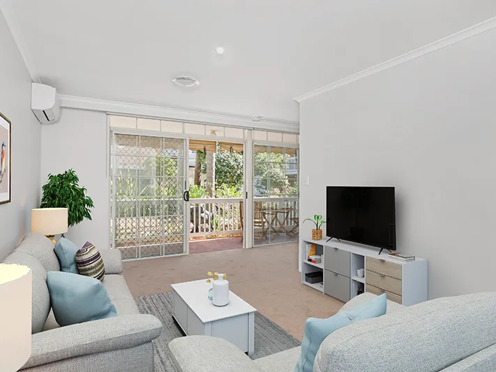 You’ll be delighted with this newly renovated ground floor serviced apartment with a terrace overlooking a lush green garden.