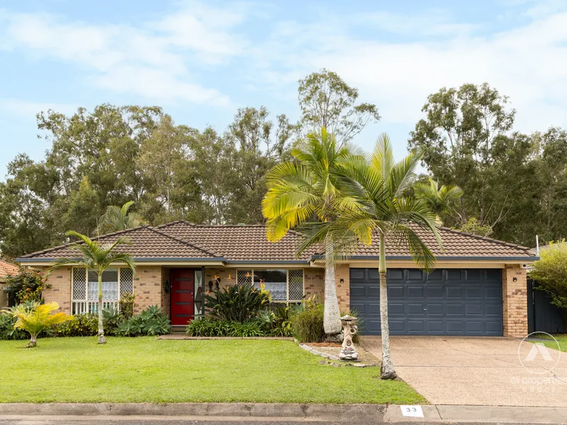 Serene Location | 550m2 block | 3 bedrooms | 2 bathrooms | 2 car accom |