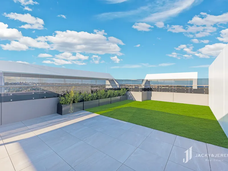 Luxury Boutique Penthouse with Panoramic Ocean view