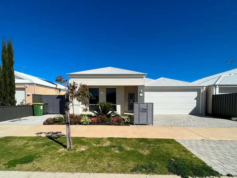 Spacious Home with Bonus Side Access!