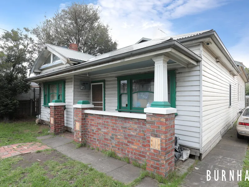 Burnham is proudly offering for lease this furnished room in West Footscray!