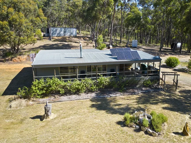 BUSH RETREAT OR WEEKEND PARADISE