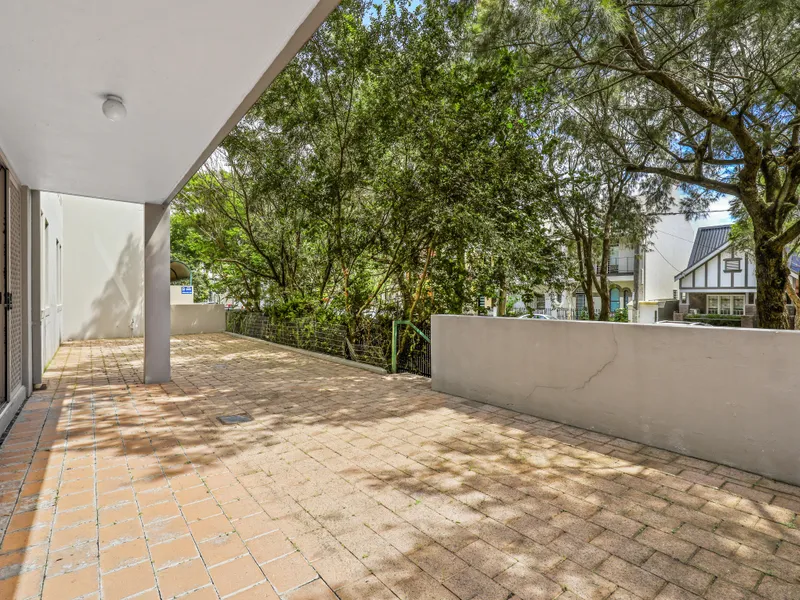 Over-sized 200sqm Courtyard Apartment, Inner City Lifestyle Hotspot