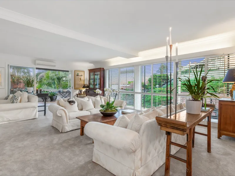 Large Two Story Penthouse in Boutique Complex