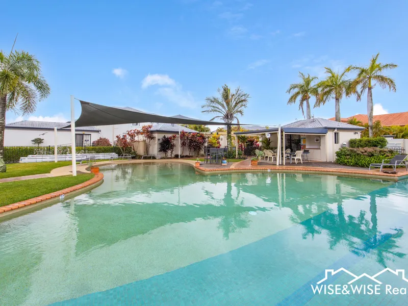 QUALITY, SPACIOUS 3 BEDROOM LOVELY TOWN HOUSE, IN A LOVELY GATED COMPLEX, IN A GREAT LOCATION, POOL AND LOW BODY CORPORATE. A MUST SEE.