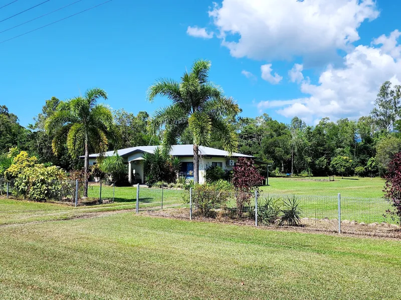 Rural family home with creek frontage and a large 15m x 9m 3 bay shed