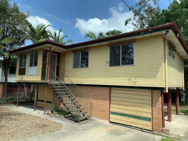 Highset home in a Convenient Location