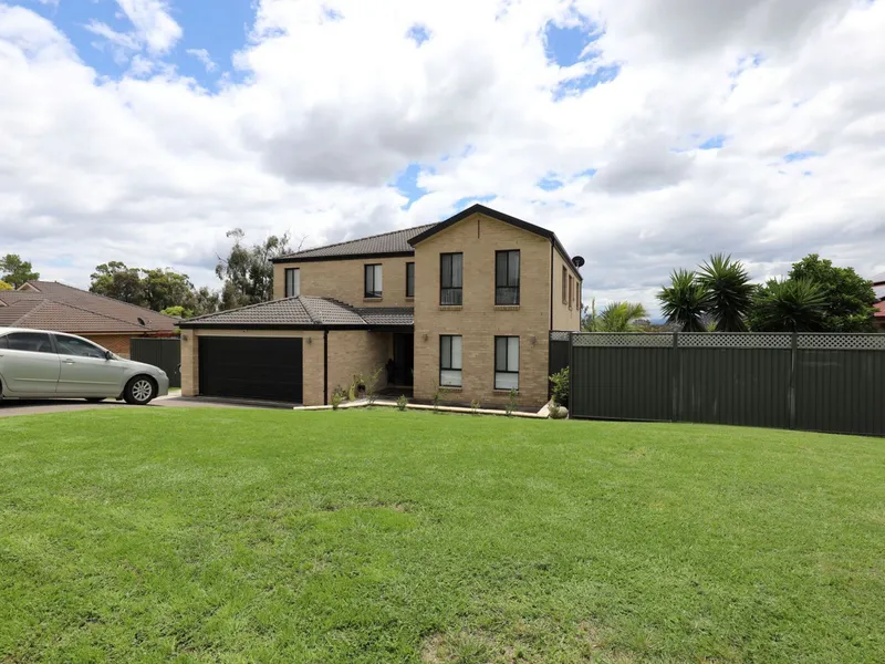 5 Bedroom 3 bathroom Home located in South Muswellbrook in a family friendly cul-de-sac