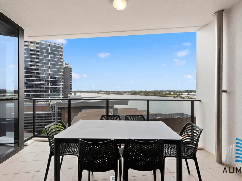 Fantastic Unit Located In The Iconic Portside Precinct