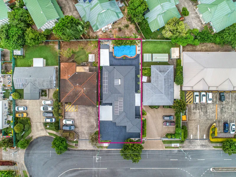 Mixed use residential and commercial dwelling with future development potential