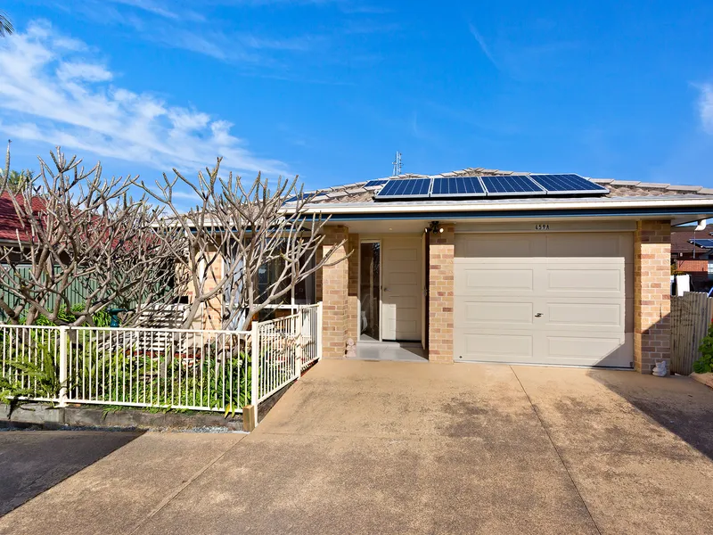 Family Living in Ultra Convenient Location