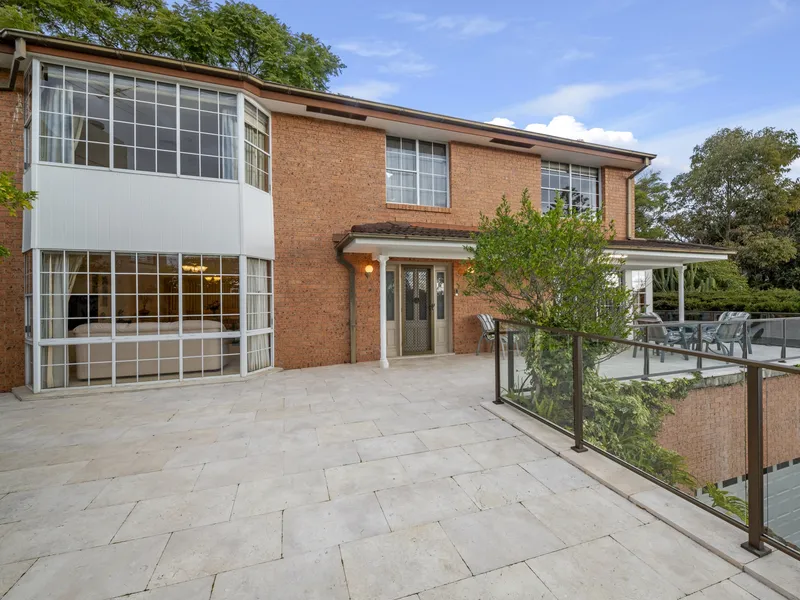 Quiet Family Home with Panoramic Views