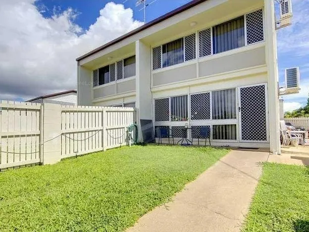 2-bedroom townhouse close to amenities