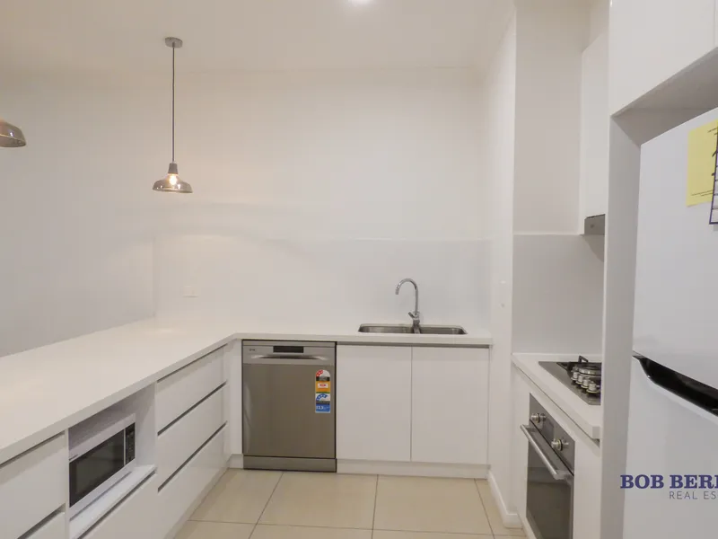 FULLY FURNISHED Low Maintenance Two Bedroom Dwelling in Lakeview Estate