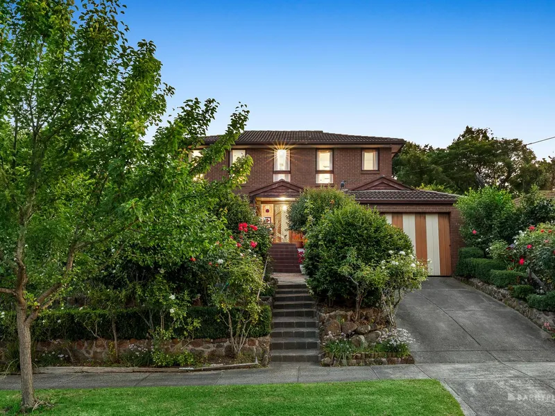 Generous Proportions in Quiet Court Location