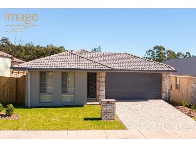 MODERN FAMILY HOME SO CLOSE TO ALL AMENITIES