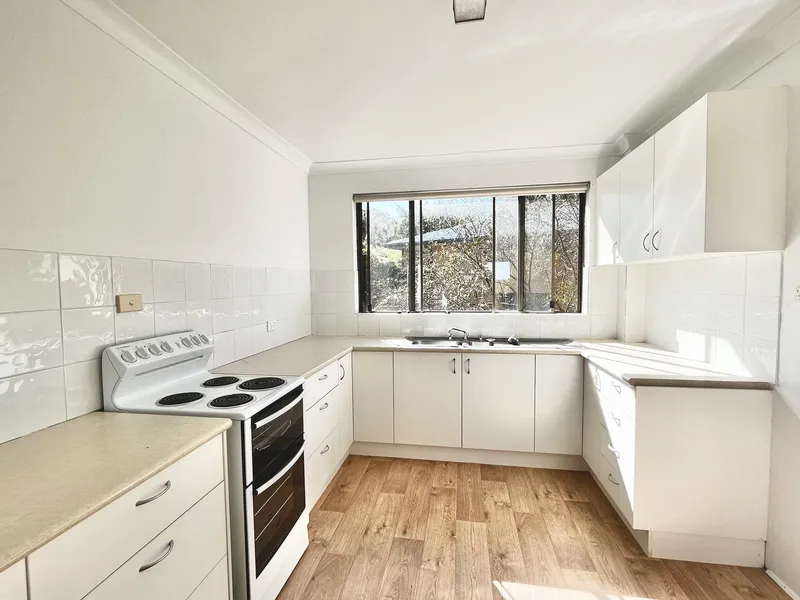 Recently Refreshed Coastal Apartment