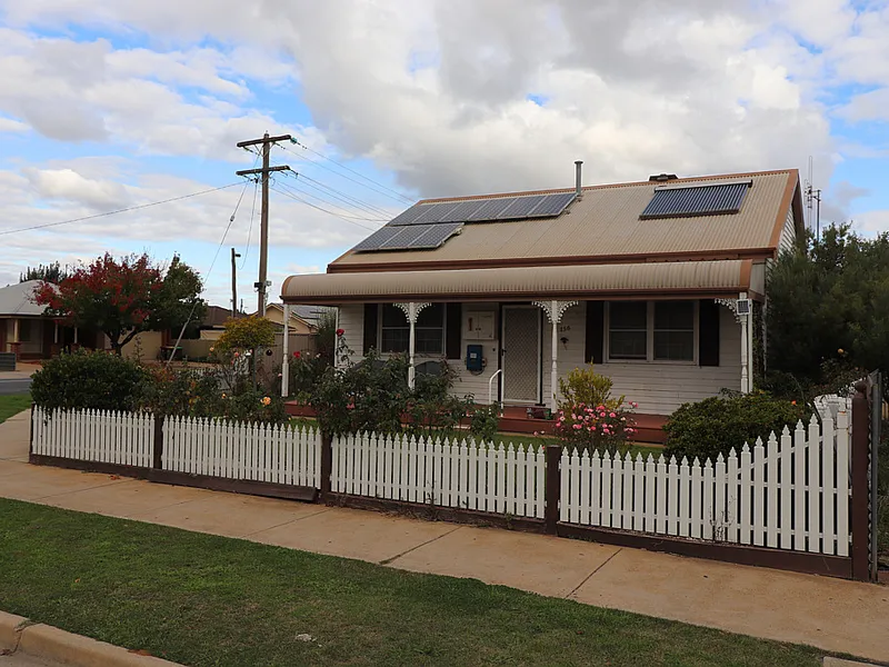 Cottage Style Home - Prime Location