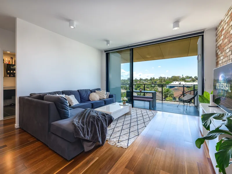 LIVEABILITY & LUXE - SLEEK EXECUTIVE APARTMENT + RESORT FACILITIES