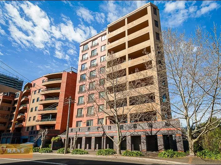 FRESHLY PAINTED AND SPACIOUS WATERVIEW THREE BEDROOM APARTMENT