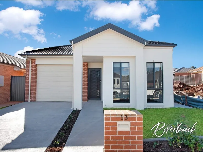 Modern Design 4 bedroom Residence