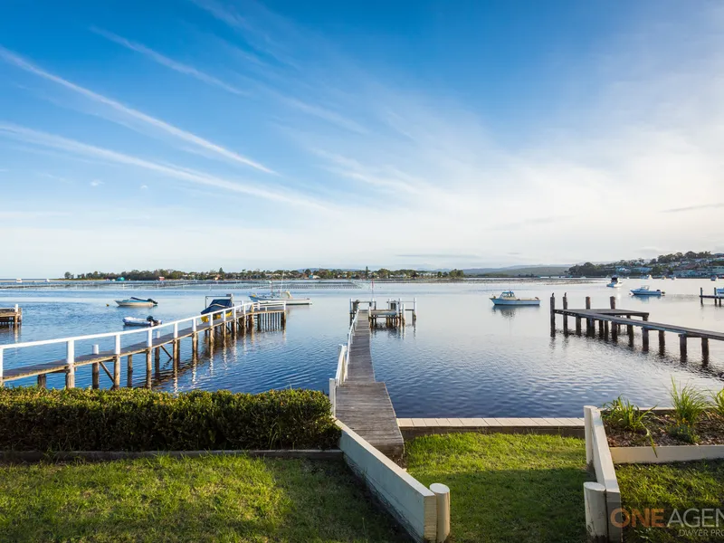 Absolute Waterfront with Private Jetty