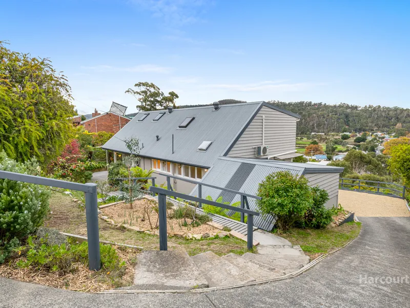 Brilliant by the Beach: Four Bedrooms, Lots of Land and Word-Class Views