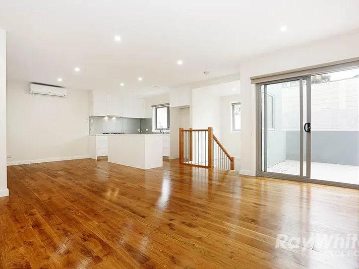 Low Maintenance Townhouse Living!