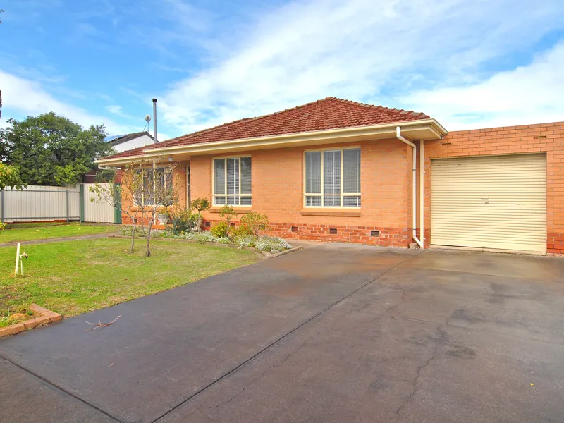 19.58 METRE FRONTAGE, IMMACULATE ONE OWNER SOLID BRICK HOME WITH ROOM FOR AN EXTRA DRIVEWAY (SUBJECT TO ALL NECESSARY CONSENTS)