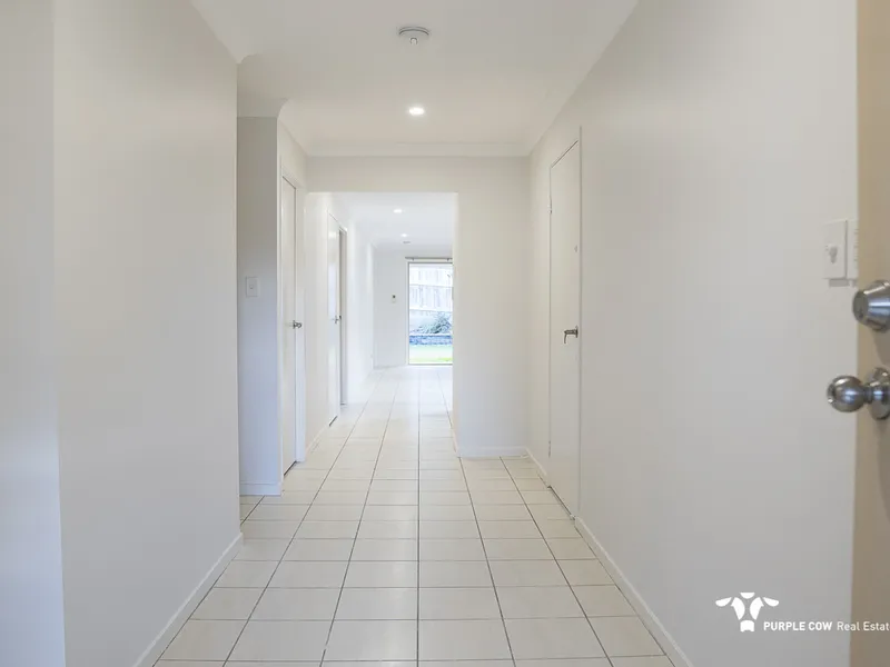 GREAT LOCATION | OPEN PLAN LIVING | FRESHLY PAINTED THROUGHOUT