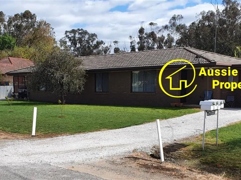 Two Bedroom Unit Close to Town