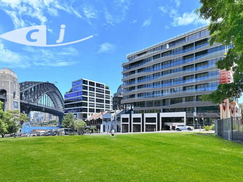 Luxurious Brand New Apartment - enjoy vibrant harbourside living