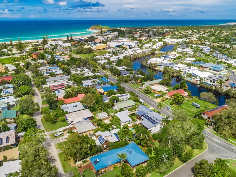 Secluded treehouse and sought-after location