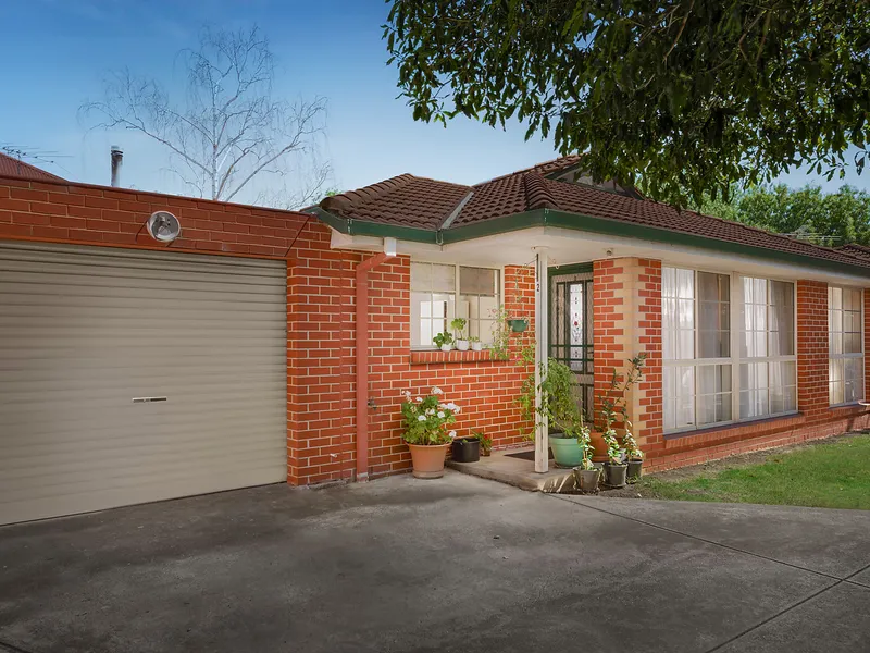 Easy-Living Excellence in a Prized Position