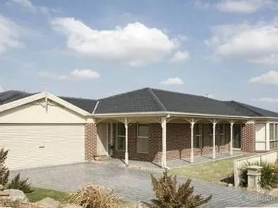 BEACONSFIELD AT ITS FINEST