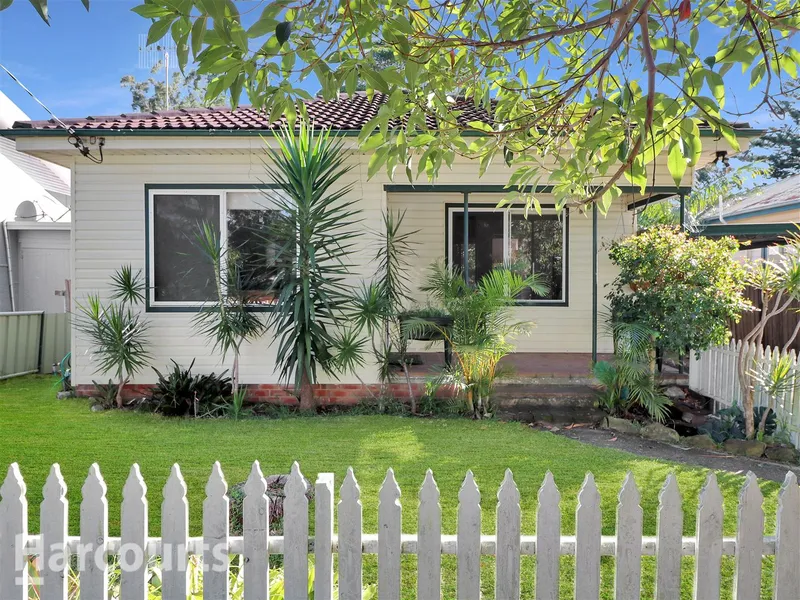 Cute & Cosy | Perfect Position!